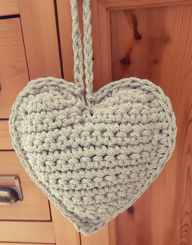 CŒUR XXL AU CROCHET