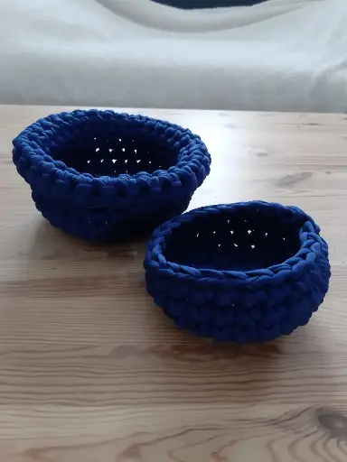 2 PANIERS AU CROCHET (bleu foncé)
