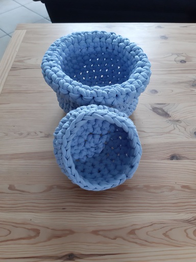 2 PANIERS AU CROCHET (bleu clair)